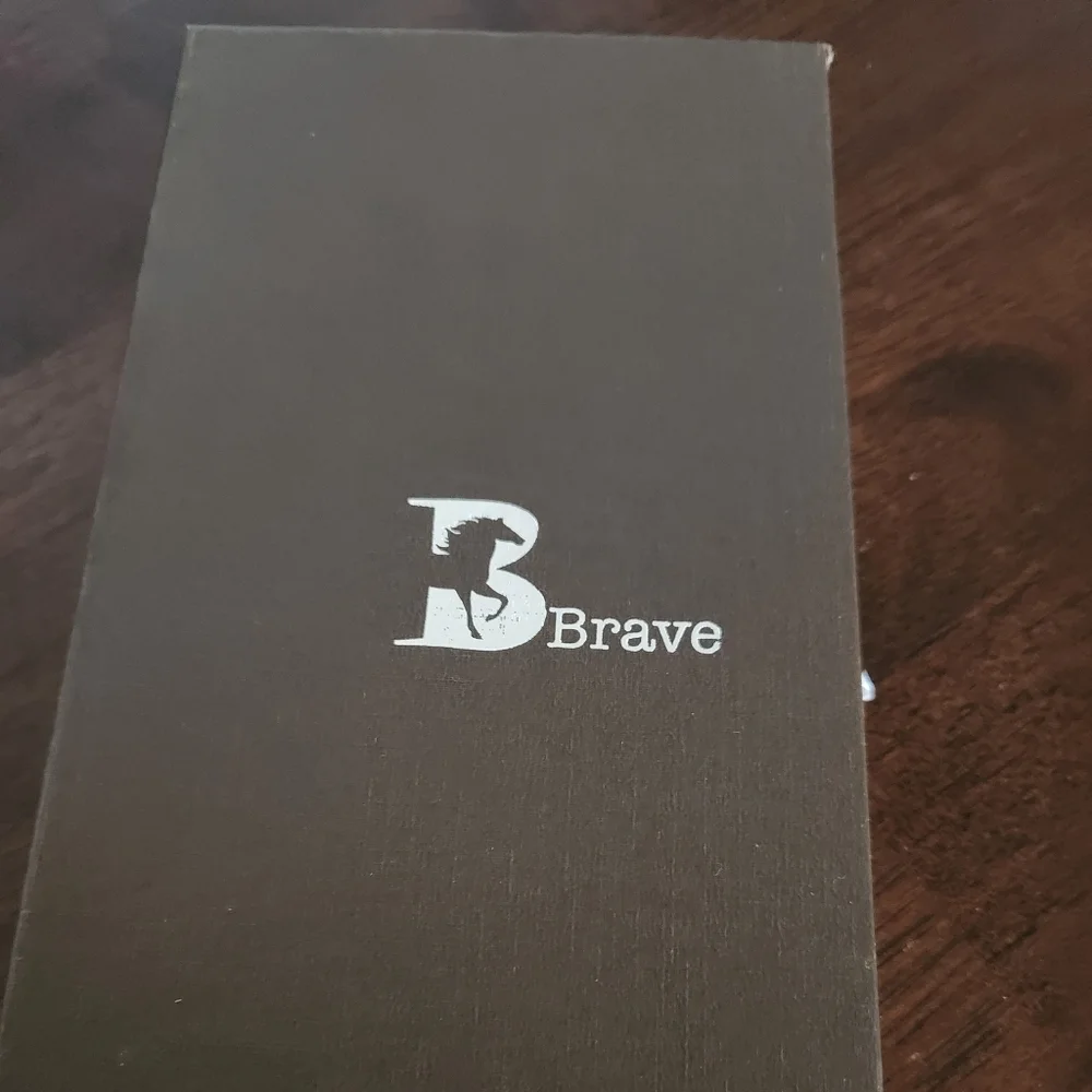 Brave Men's Italian Leather Slim Minimalist Wallet - New in BOX